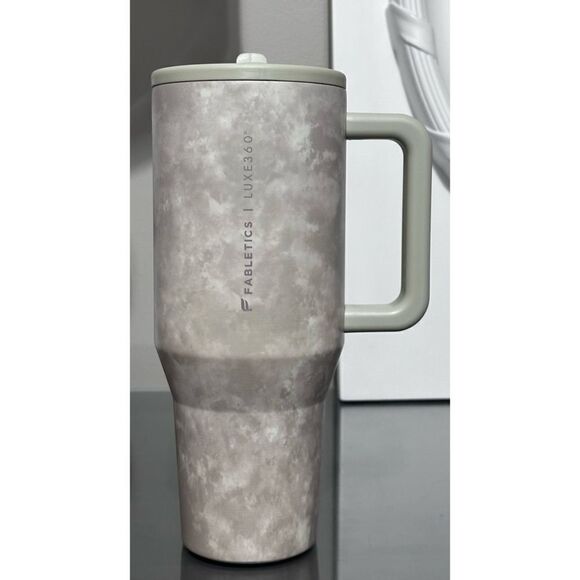 LIMITED EDITION HydroJug x Fabletics 40oz Traveler, DRIED SAGE TIE DYE TEXTURE - Picture 2 of 6